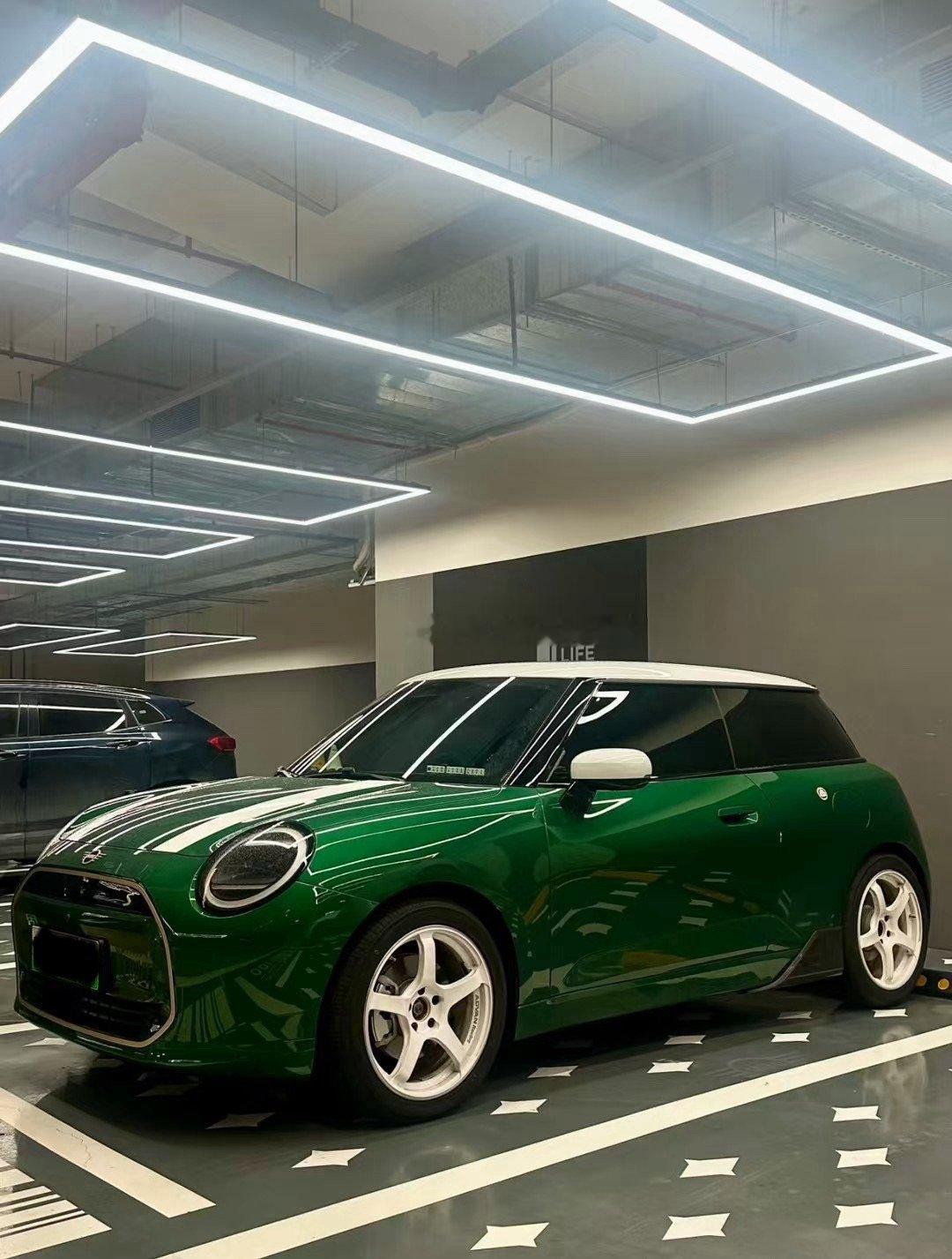 几个月的等待 非常值得 🤍MINI J01 ADVAN TC4 白色 