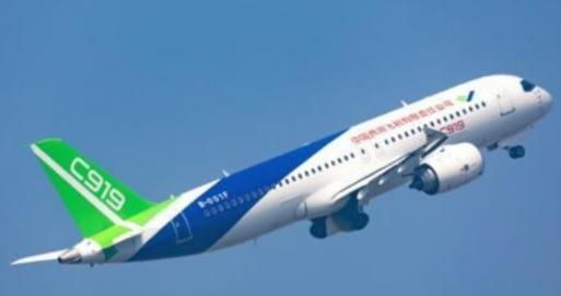 美国这一刀捅的可真够狠！一刀直插C919命脉，中国引以为傲的商飞C919客机，交