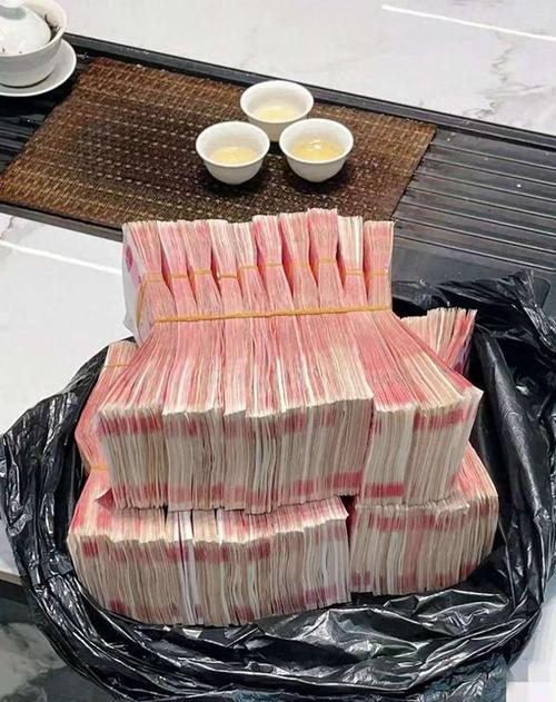  转运转运，越转越顺，霉运走、好运留、财富留！八方来财都要留[红包]
转运财运 