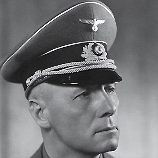 1944年，在希特勒处决隆美尔时，他单独把15岁的儿子叫到身边，对他说：“我将在