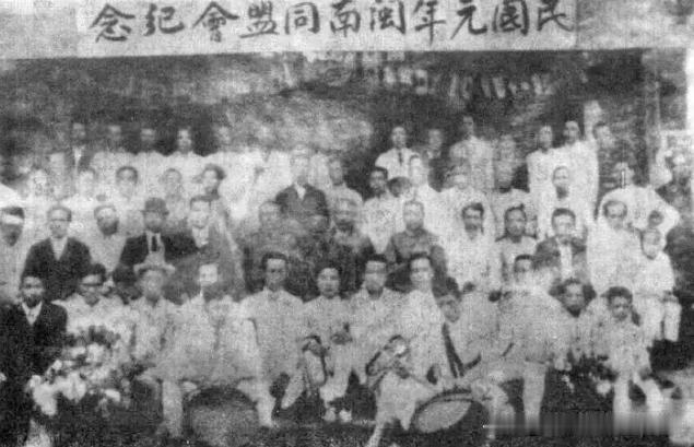 武昌起义后，厦门能迅速光复，华侨功不可没。

一直以来，华侨都关注国内的革命，也