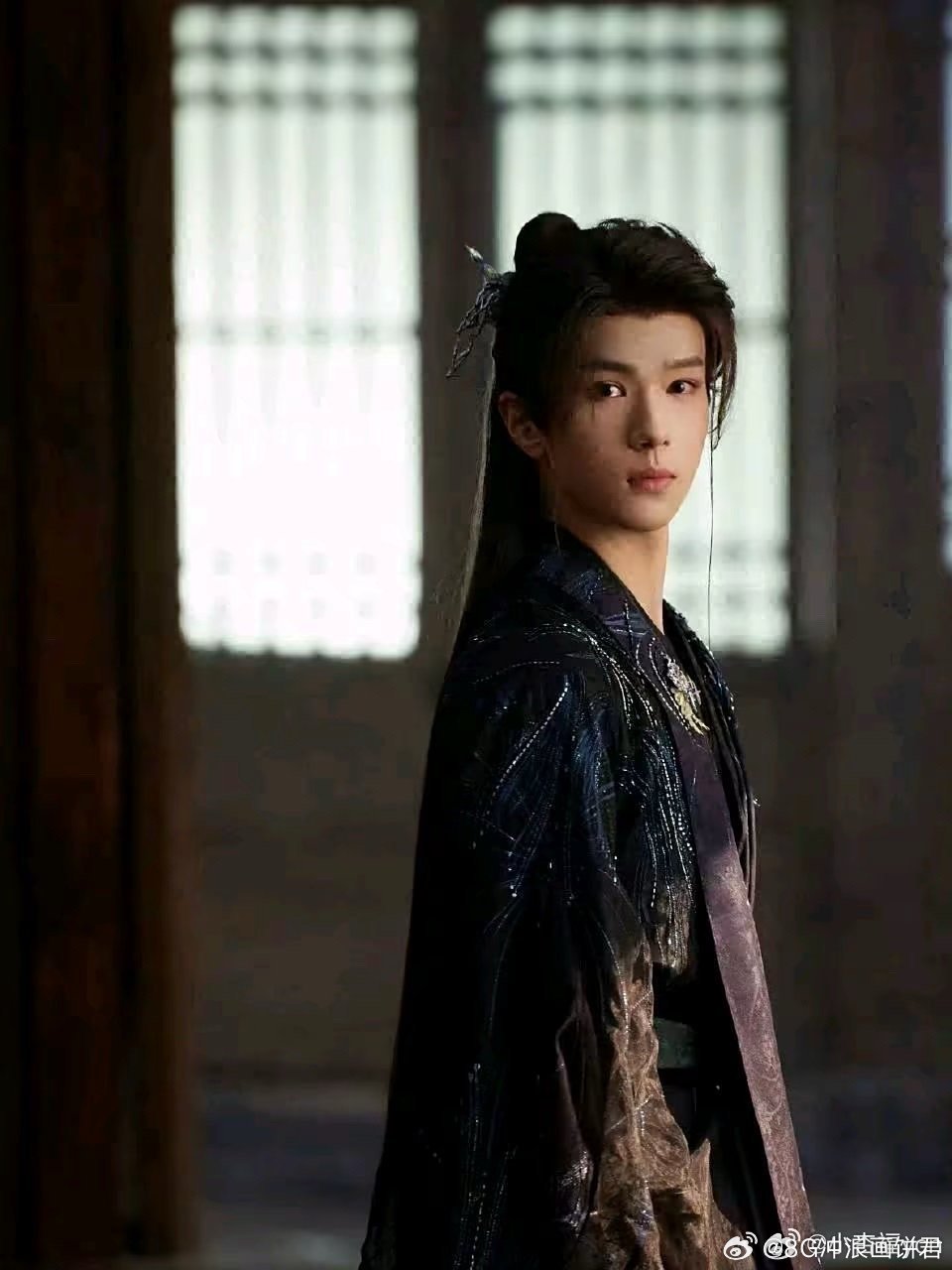 余承恩入青云杀青后出不了戏 演员和角色之间的关系，比我们想象的复杂多了，不是收工