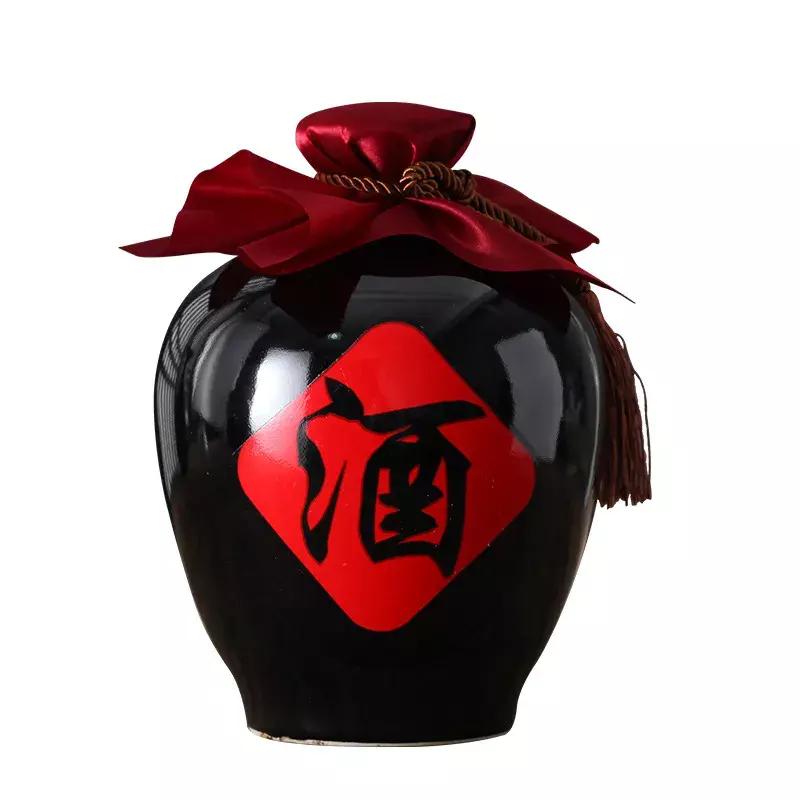 古代酒馆没有瓶盖，酒坛靠什么密封存酒？
 
逛古装影视剧的时候，我们经常能看到酒