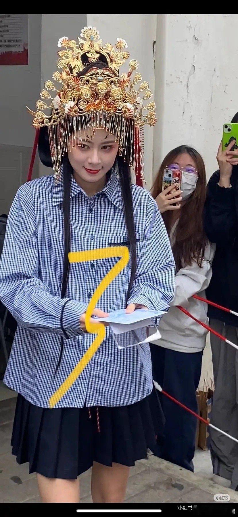 十万狂花这个剧组是不是太违章了？ ​​​