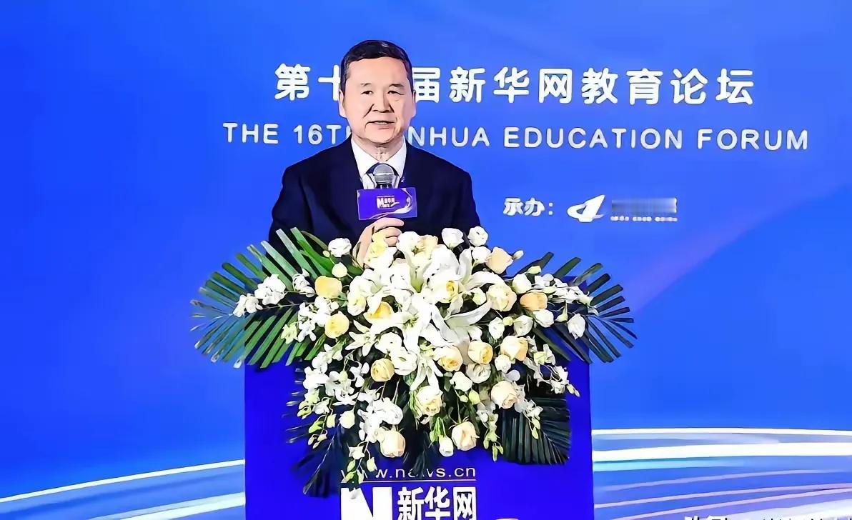 澳大利亚的父子枪手，针对的是犹太人。一开始还纳闷，这对父子怎么能够从那么多人中，