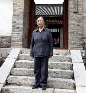 1960年，哈军工院长陈赓办公室冲进一个女孩，她大声问：“凭什么不录取我，我就要