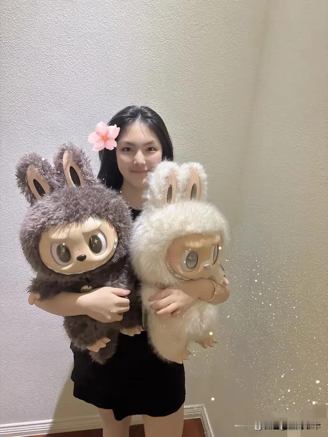 labubu现在这么火爆，李湘的女儿
的限量版labubu都能卖出几十万的天价，