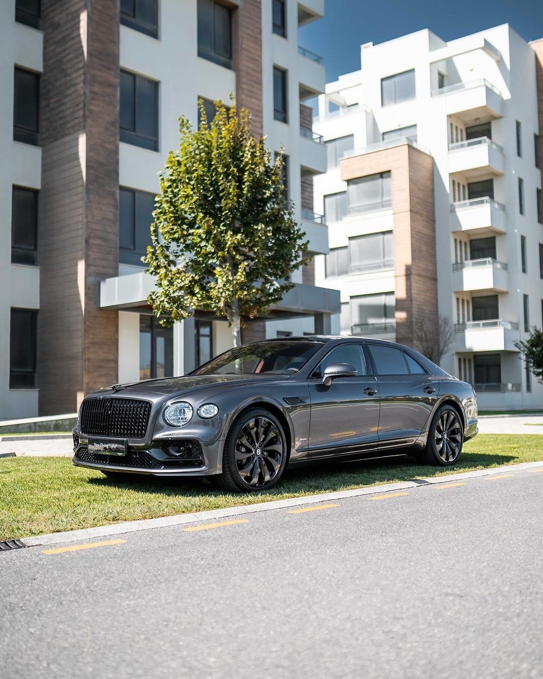 宾利 Flying Spur Azure ​​​