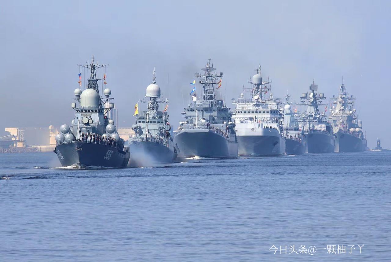 英国近期针对俄罗斯石油运输祭出制裁大招，将544艘俄“影子舰队”油轮列入管控名单