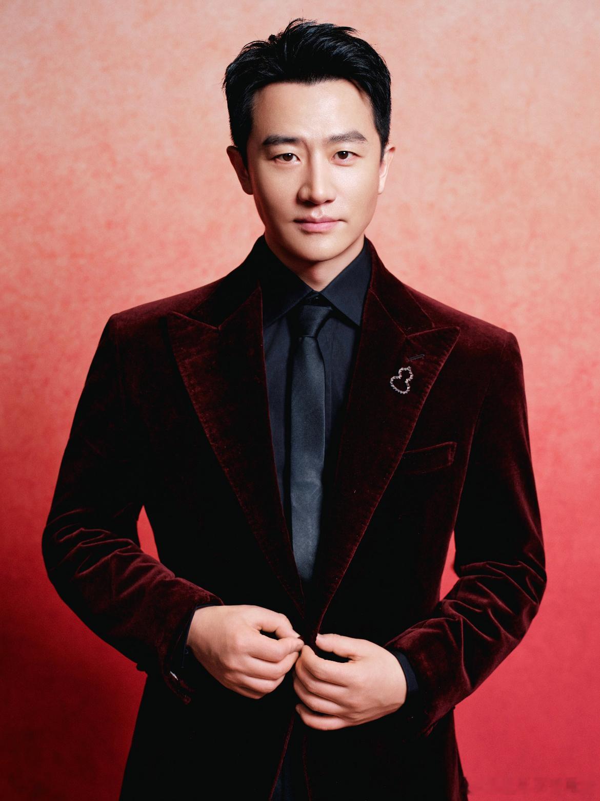 电视剧《未检之名》主演：黄轩、马柏全导演：万力《震耳欲聋》题材：悬疑/检察/犯罪