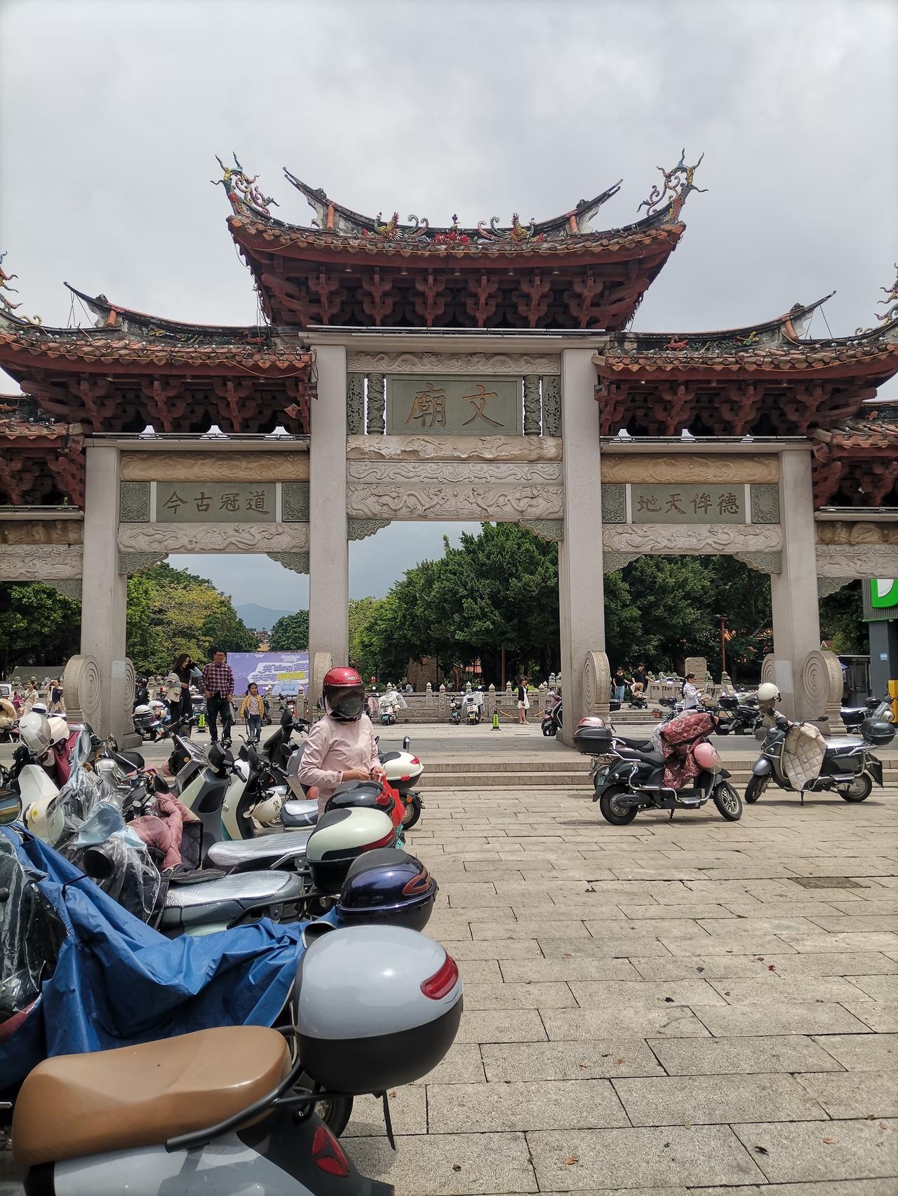 泉州府文庙，那可是个宝藏地。它又称孔庙，是祭祀孔子的重要场所。世界各地文庙多达2