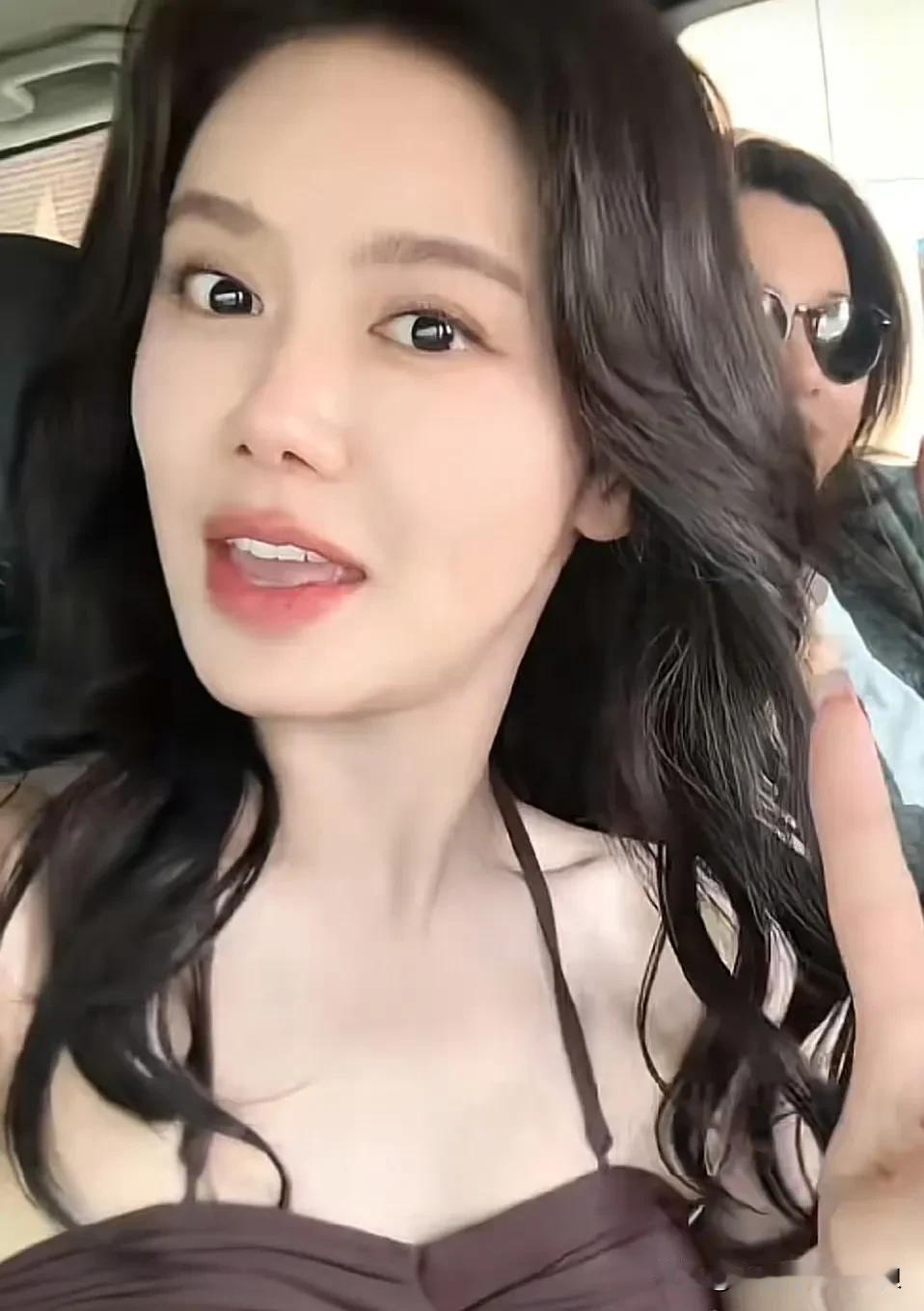 王楚钦和美娜的绯闻传的沸沸扬扬，我却不太相信了！

原因很简单！

当初这些人说