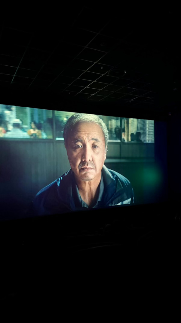 世界纷纷扰扰沈腾一心路演热搜话题不断发酵，沈腾依旧坚守路演一线，沈叔叔：别聊别的
