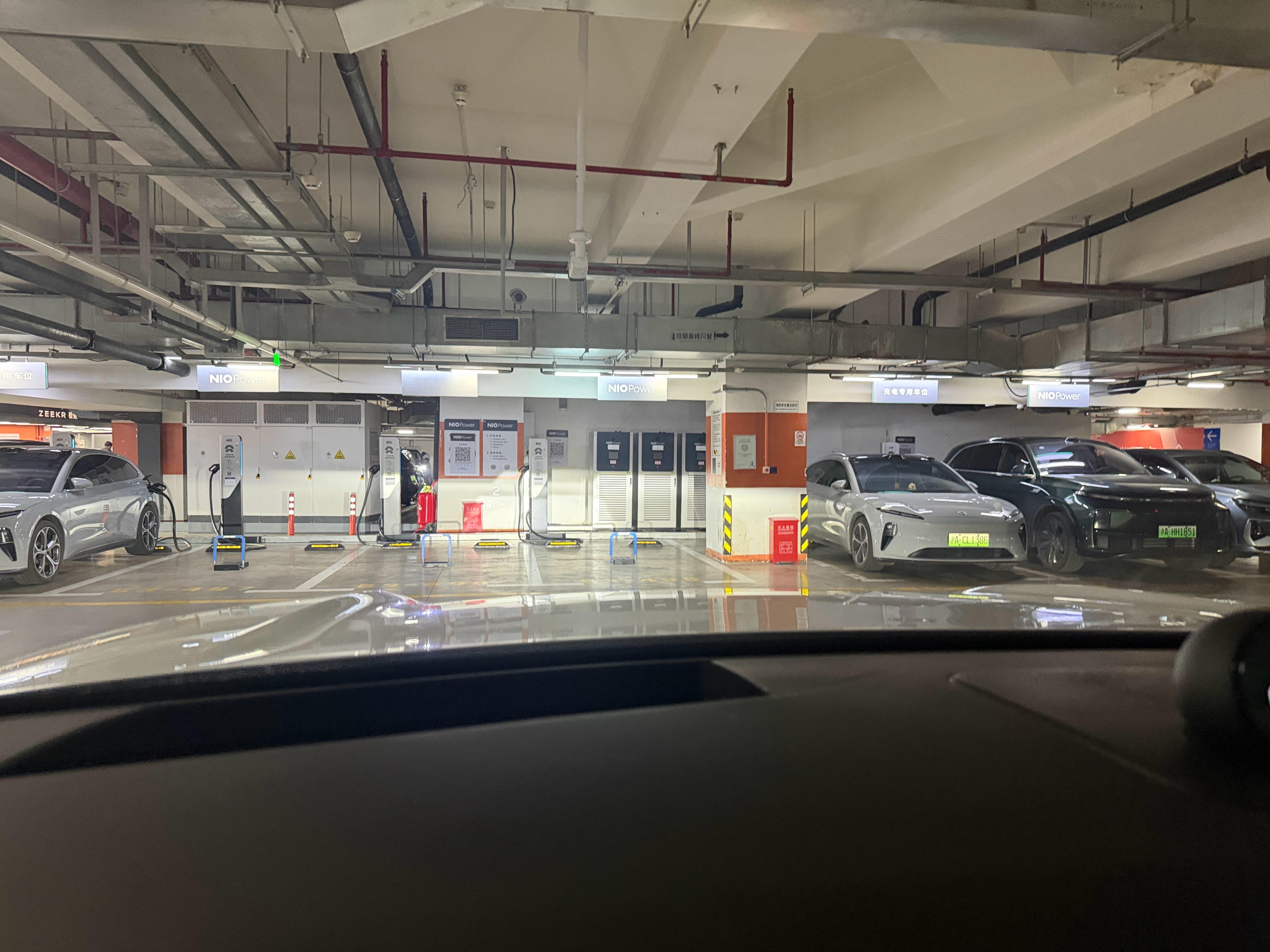 除了问界尊界，高端品牌目前只认可蔚来和极氪。 