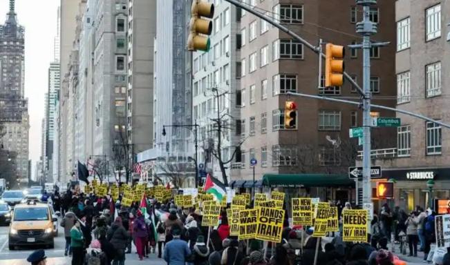 拜登用了4年，把美国从“病危”拉回“重症监护”；特朗普只用一年，直接拔管、再捅几