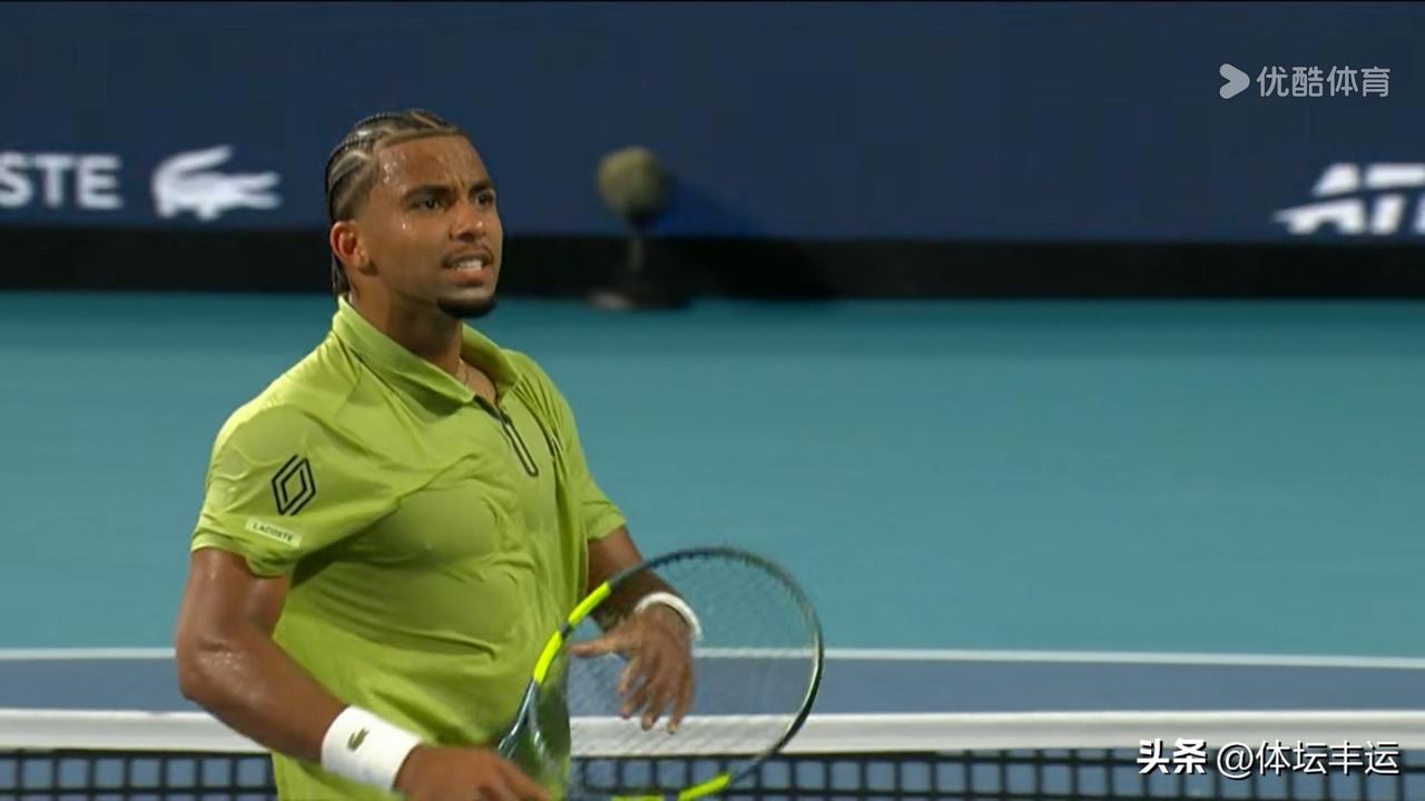 从捷克莱赫奇卡横扫法国小将率先闯入男单决赛看，00后小将菲斯还需要更加努力！
