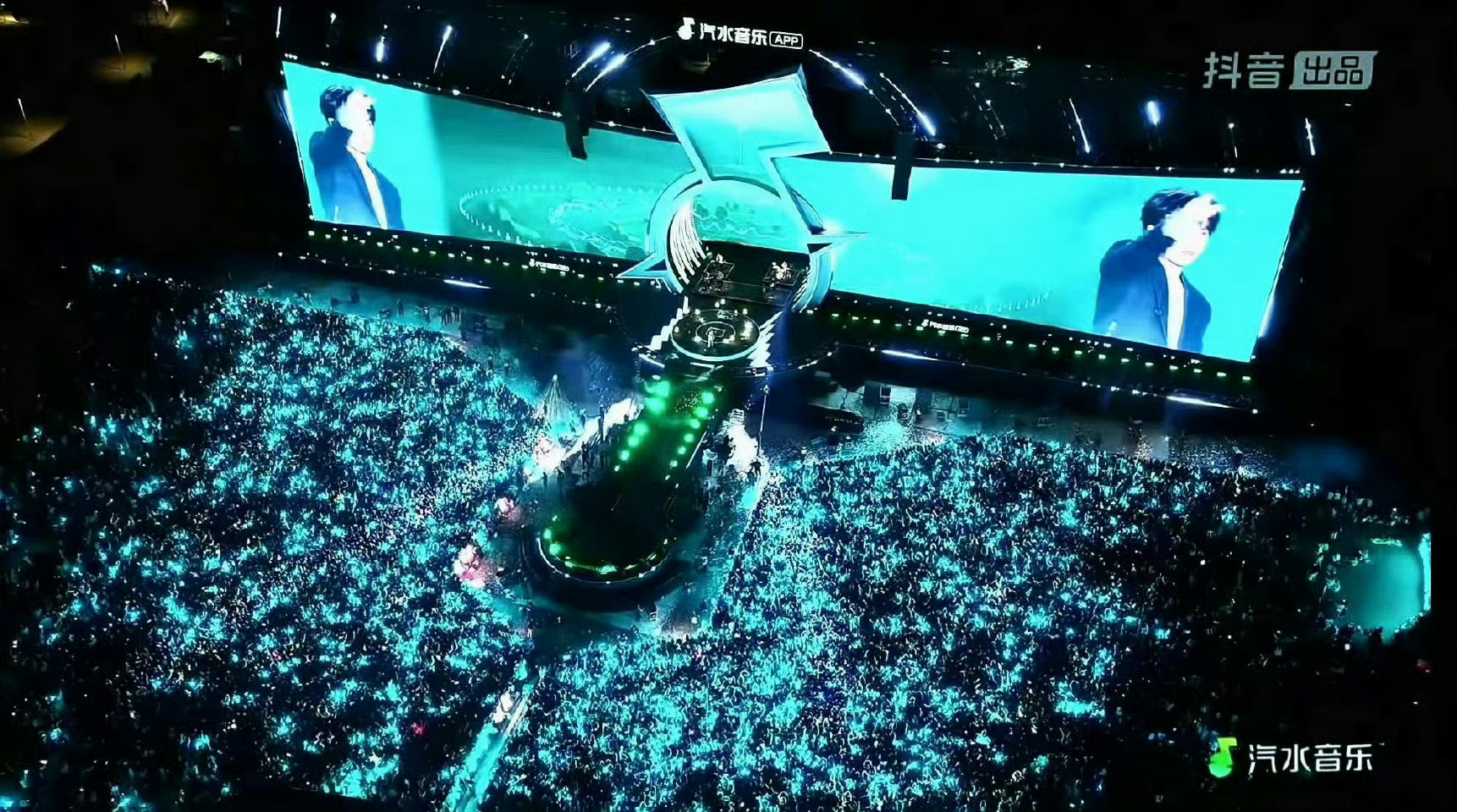 说什么来日方长，今天的薄荷海就是最好的排面！让这片独一无二的蓝，成为你记忆里最骄