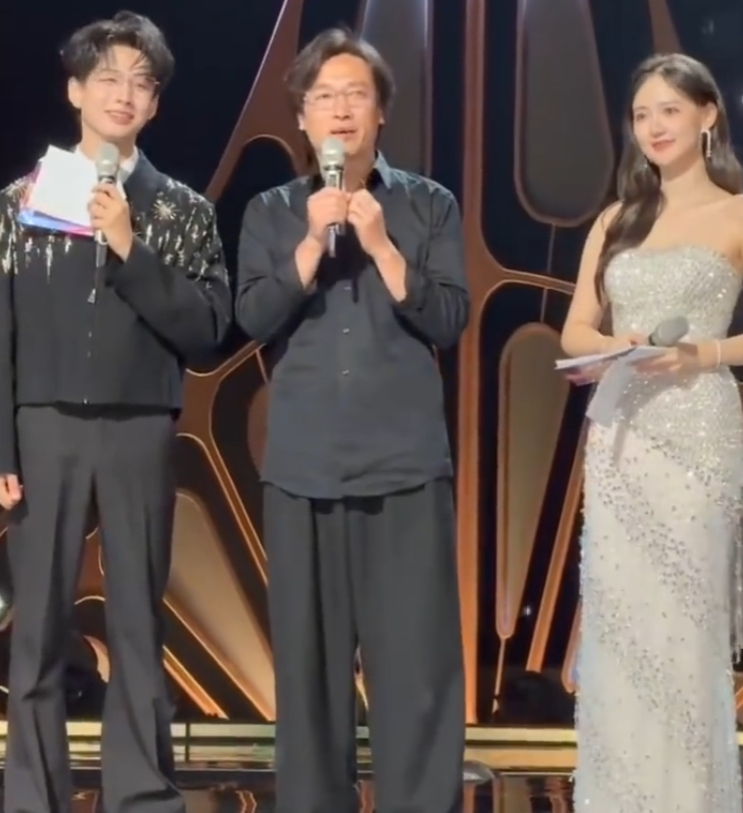 曝小巷人家2长辈组退居辅线《小巷人家2》曝长辈组退居辅线，年轻一代正式接棒主演。