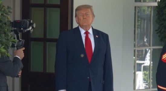 有人认为，美国最终可能会像苏联那样解体，但我认为，美国的结局可能更惨。因为苏联再