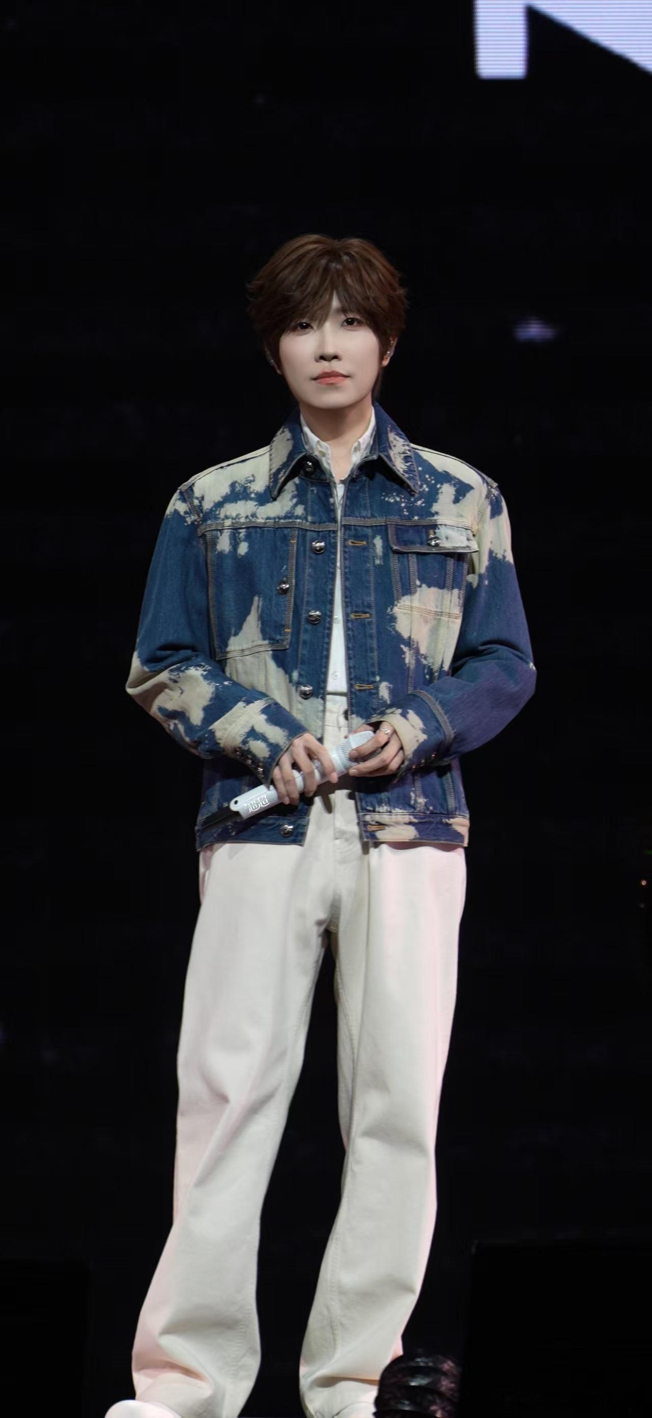 徐良贵阳演唱会无人机彩蛋徐良演唱会无人机彩蛋别家演唱会很难见到的待遇，徐良贵阳场