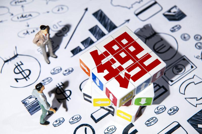 12月30日，铂、钯期货主力合约开盘便跌停，跌幅达13%。与此同时，多数期货主力