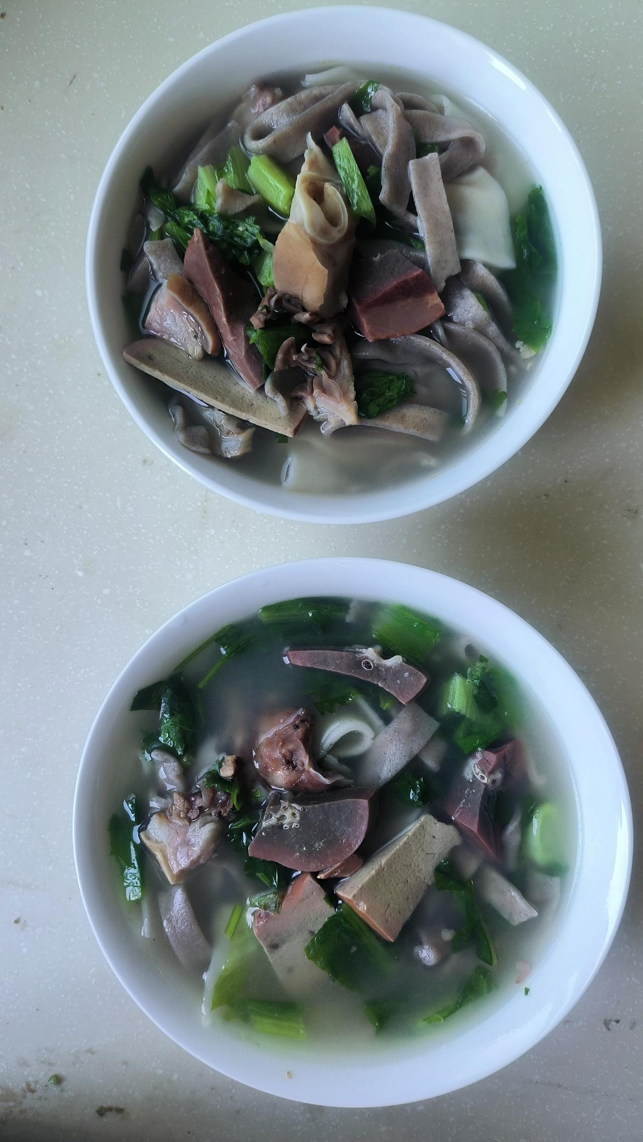 上次在唐县庆都山吃过一次碗儿肉后，就念念不忘。

今天跑到北河沿便民农贸市场，进