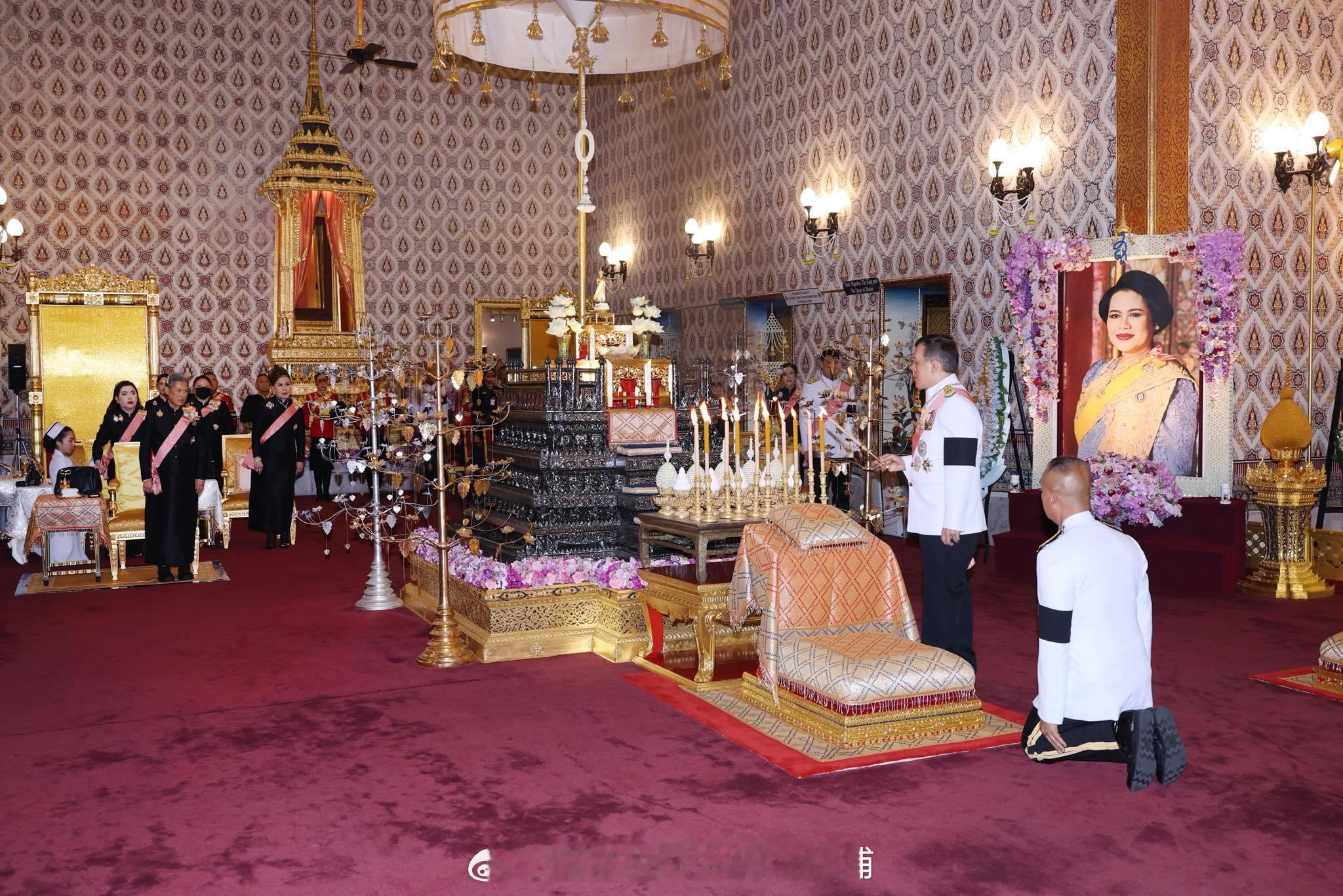 王室王室泰国王室素娘娘 2026年1月31日，暹罗王室成员出席红唇姐逝世一百天诵