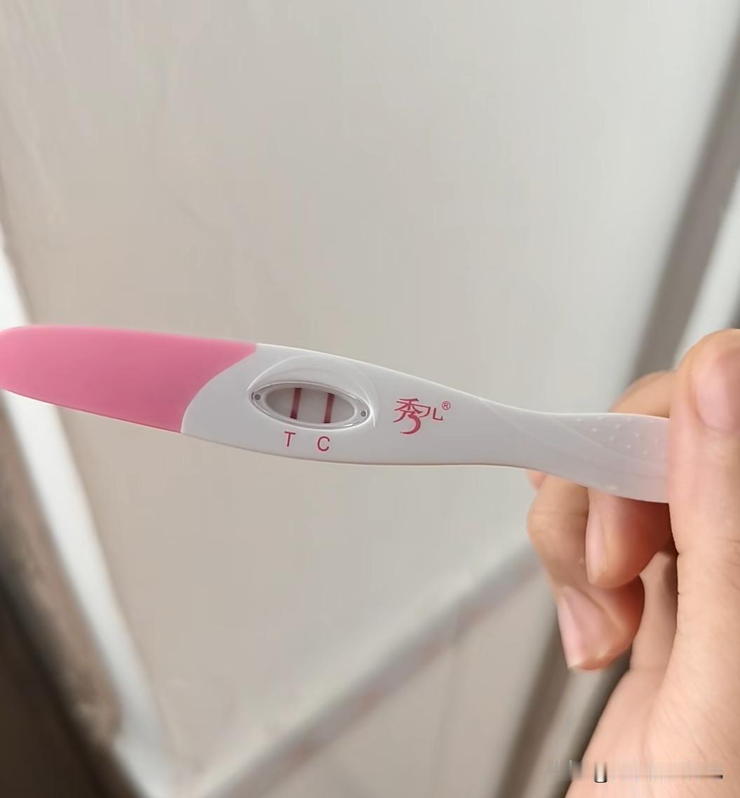 第一次怀孕没人告诉你的9件事。
好多事生完才明白。
我整理了9件没人告诉你的真实