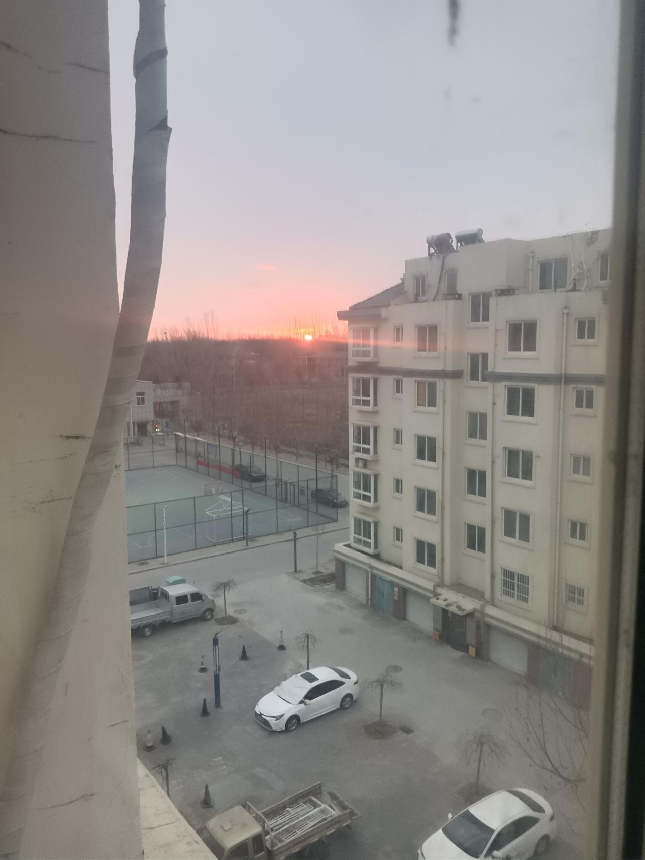 你知道在这个世界上谁最爱你吗？
在你缺钱的时候第一时间能给你钱的那个人，就是这个