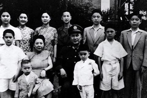 1930年10月，白崇禧的副官许辉看长官寂寞，把未婚妻王氏送来伺候白崇禧，没想到