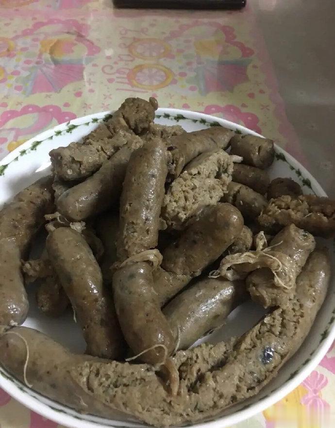 老婆弄的香肠，想死的心都有了[拜拜][拜拜] ​​​