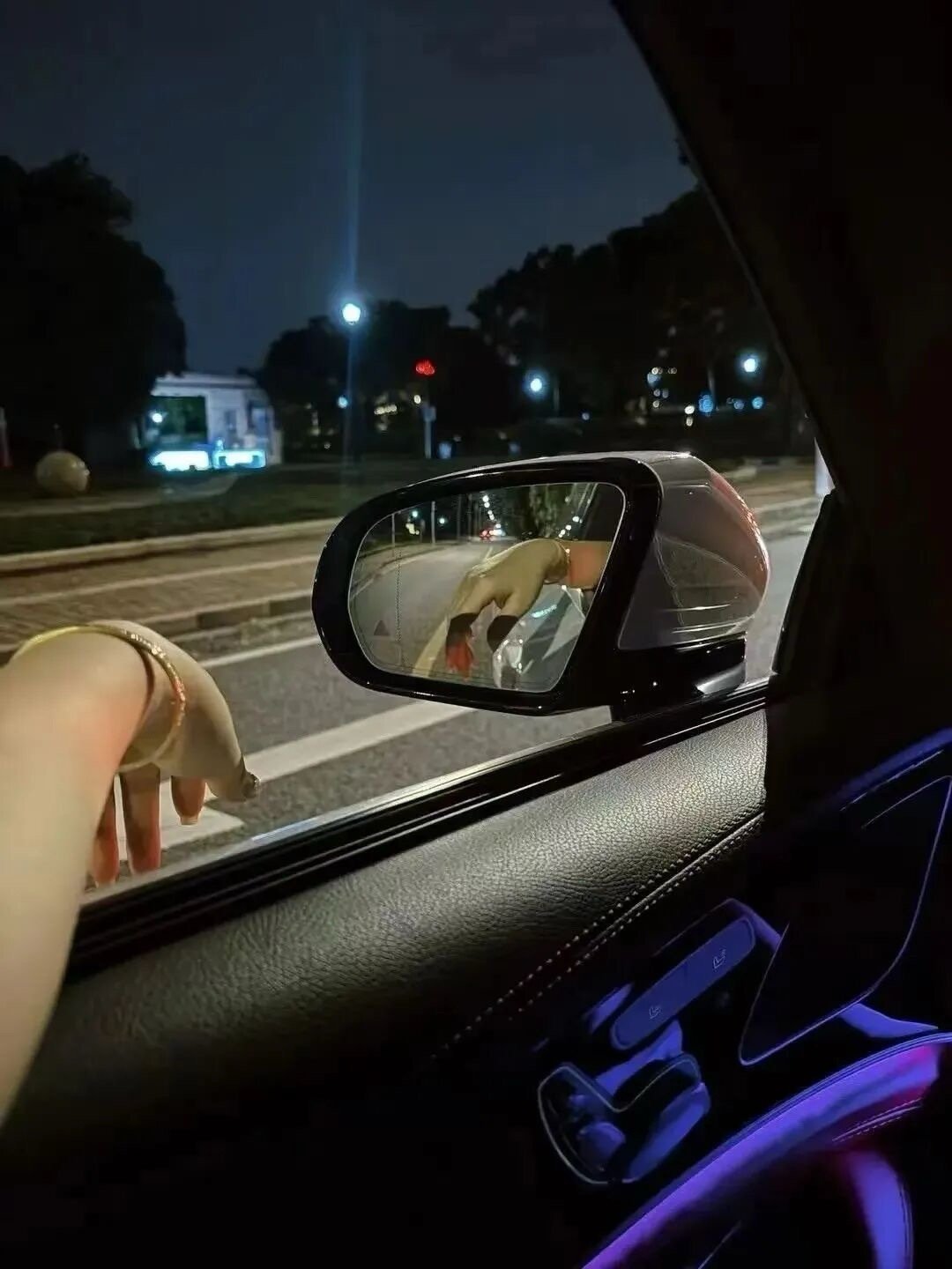 ᴘʟᴏɢ  ☕“一句先苦后甜，我等了一年又一年” 