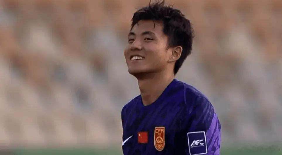 恭喜U23男足晋级亚洲杯4强U23男足晋级四强热点现场 李昊国足版叹息之墙创造了