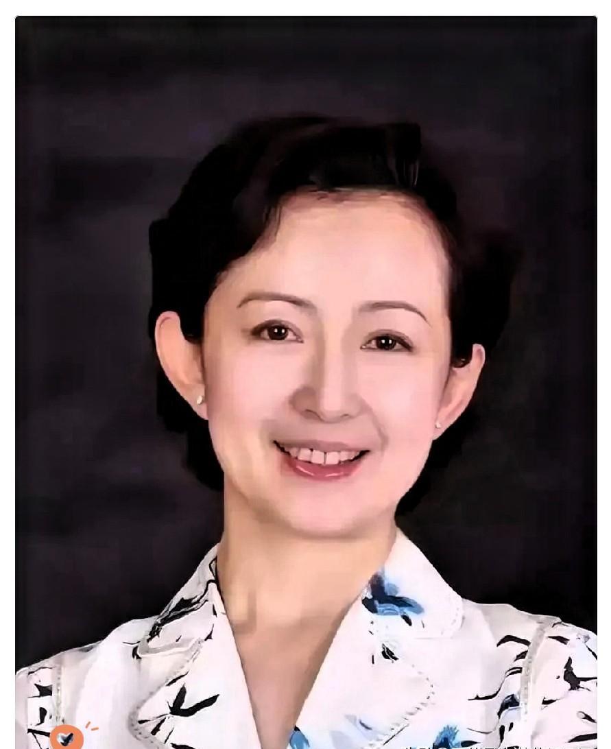 刚看到中戏刘红梅老师去世的消息，心里咯噔一下，太突然了。
我说的不是演员刘红梅