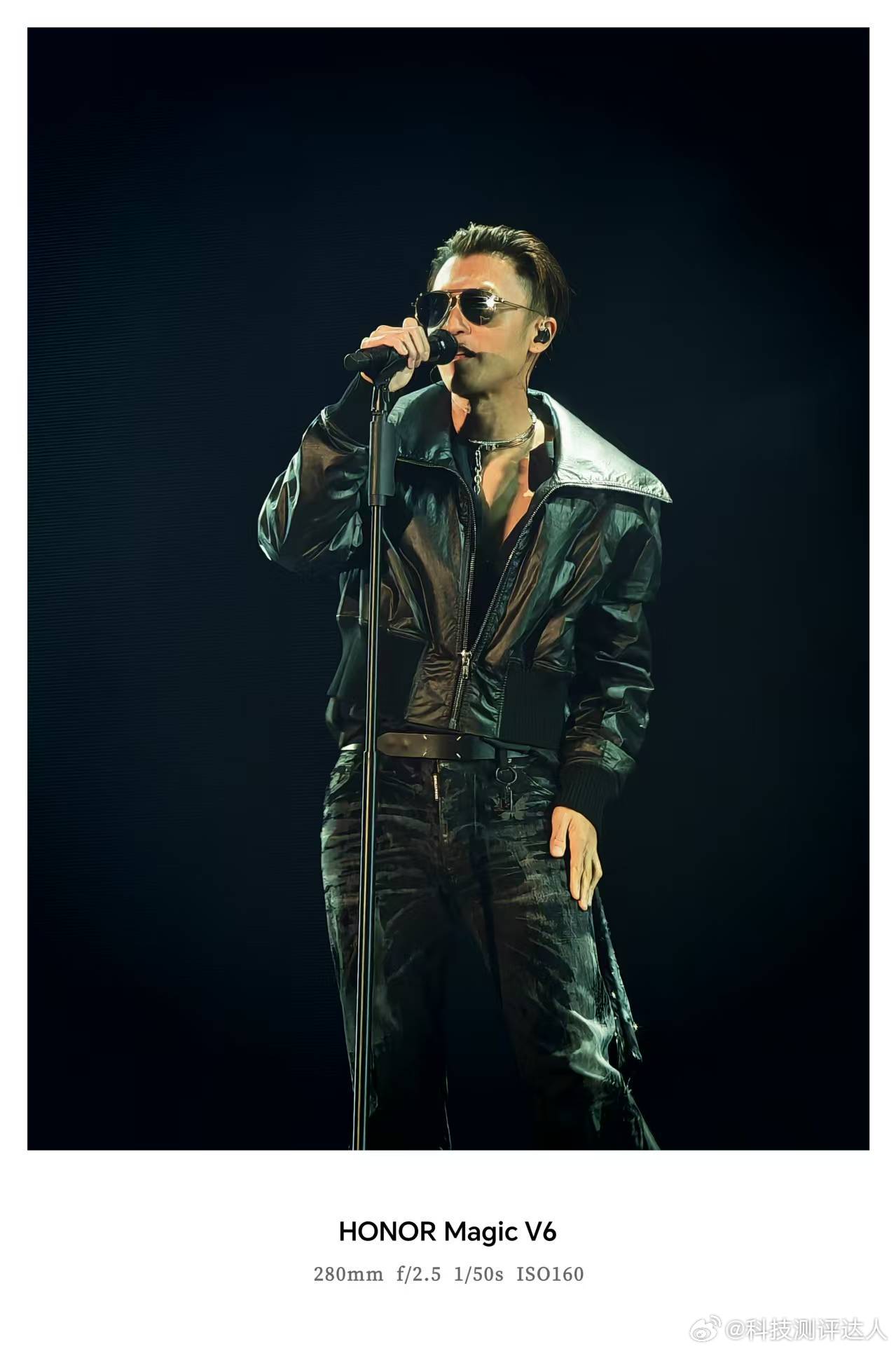 谢霆锋深圳演唱会排名还得是霆锋哥，气场这么强，演唱会氛围也好好，虽然位置离锋哥比