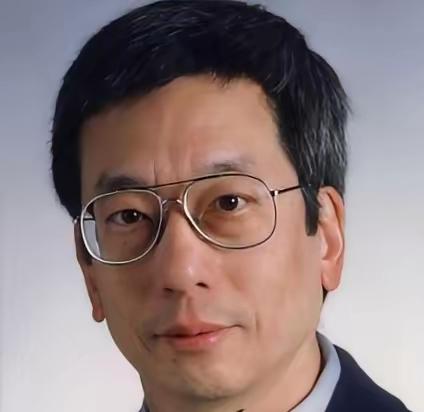 “我是美国人，不是中国人！”2008年，得知钱学森的侄子钱永健荣获诺贝尔化学奖，