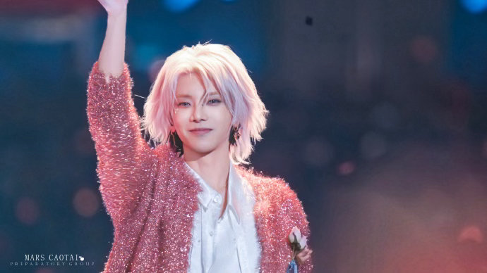 华晨宇数专总销售额破2亿 从《好想爱这个世界啊》的“6年霸榜”，到《量变临界点》