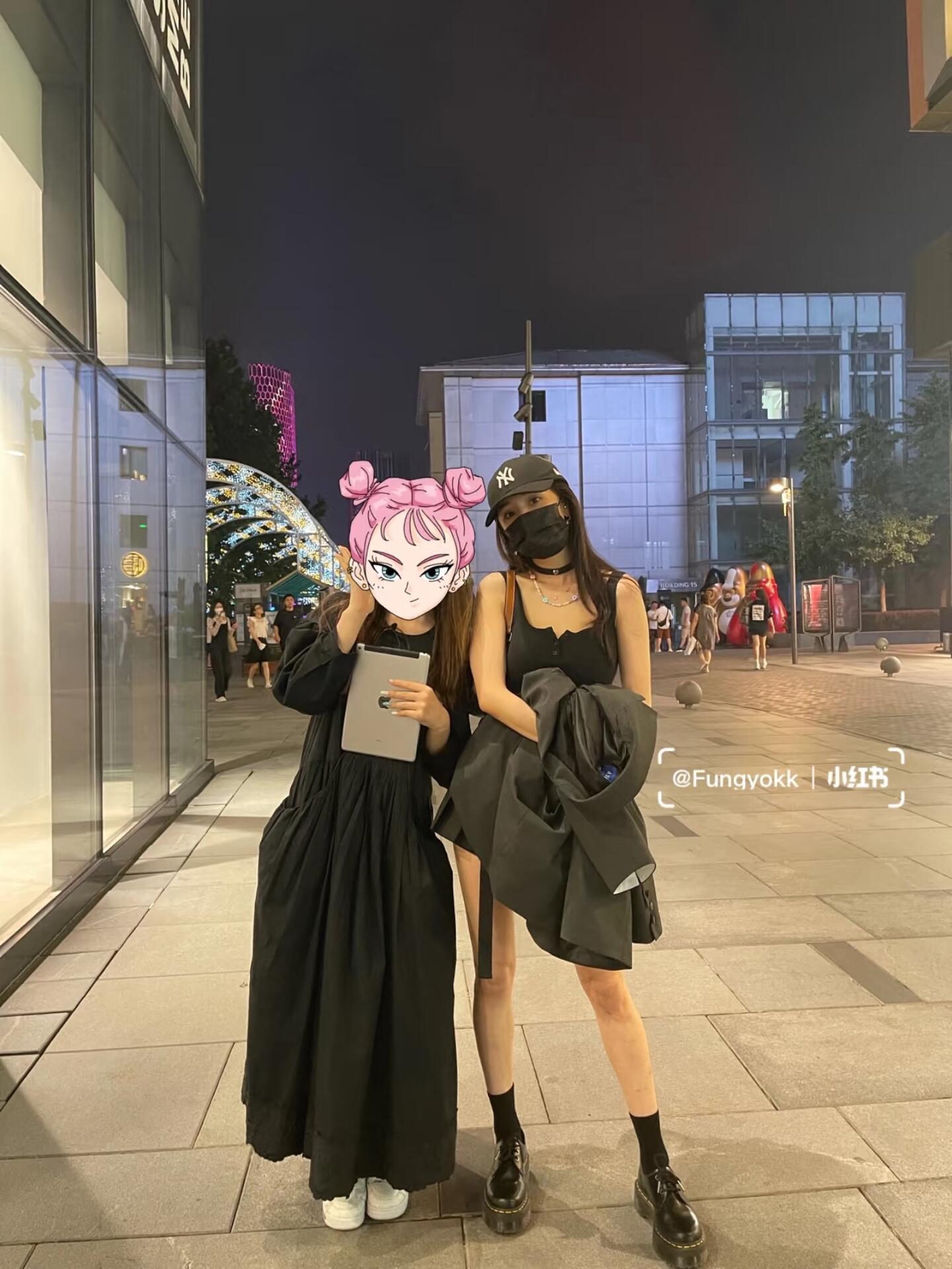 杨幂的长相很符合名字真的觉得“幂”这个字，因为杨幂变得更有美感了！完全就是人如其