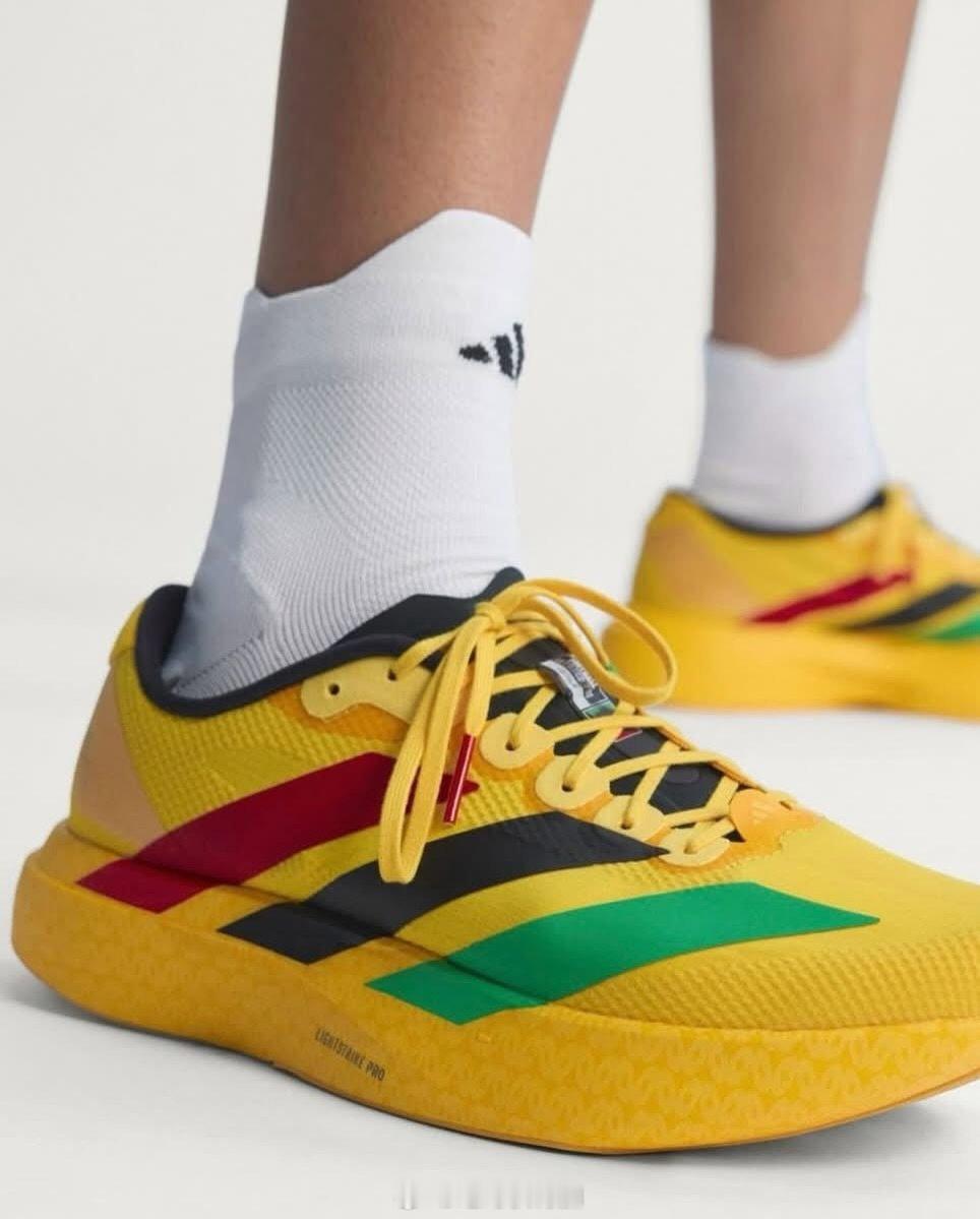 喜欢雷鬼音乐的来看，Bob Marley 版本的阿迪达斯 adidas adiz