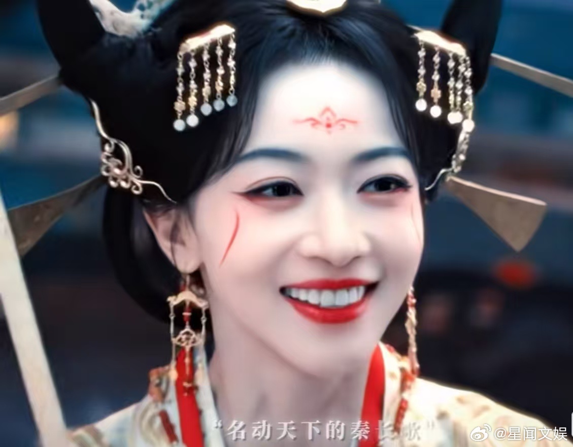 吴谨言眼睛流血吓到我了吴谨言这是古偶还是恐怖片 吴谨言《凤不栖》预告这段眼睛流血