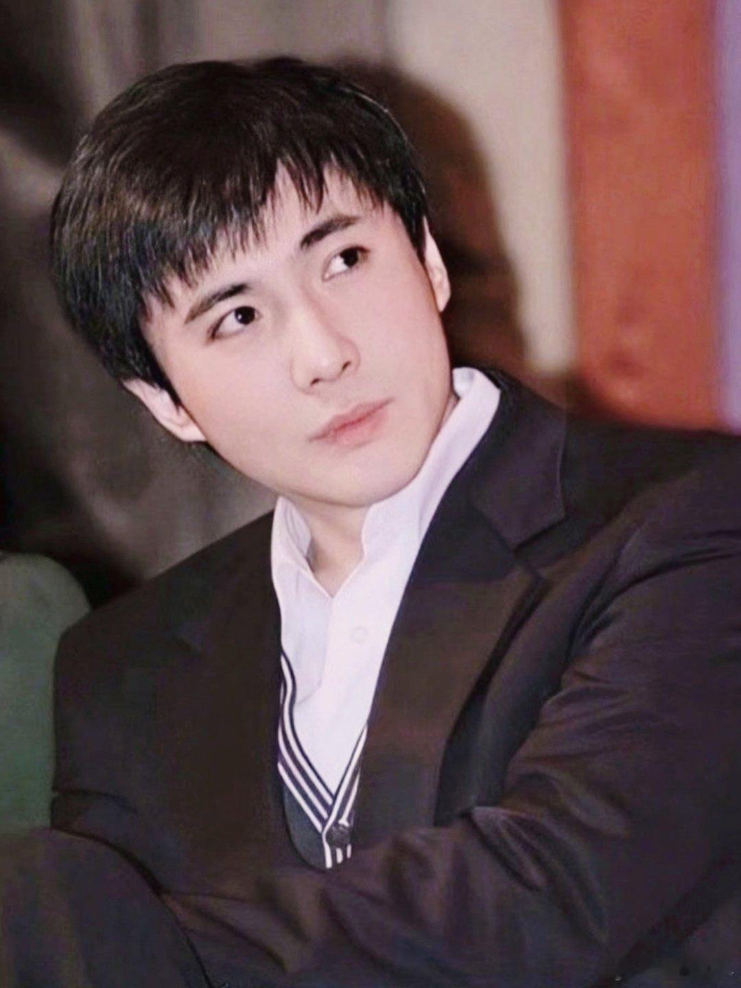 电影飞驰人生3定档春节谁懂沈腾和春节档的适配度 春节档王炸来了！老熟人全员归队+