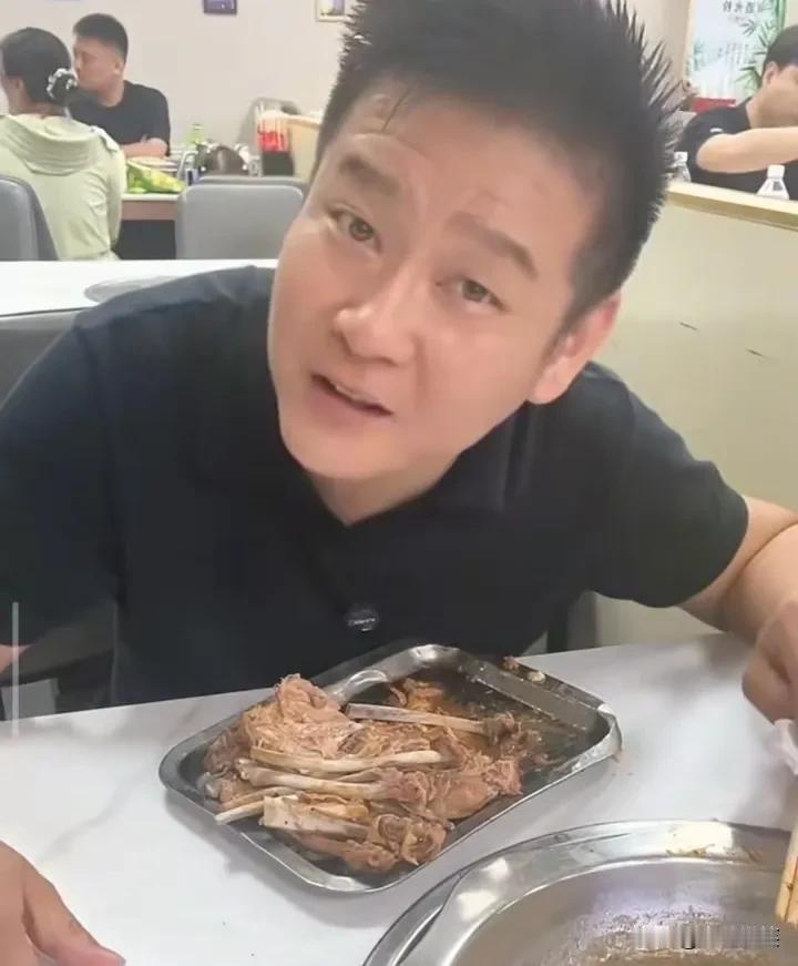 续面事件，央视点评：续个面，为何闹出这么大的风波？

其实，霍老板跟武大杨景媛很