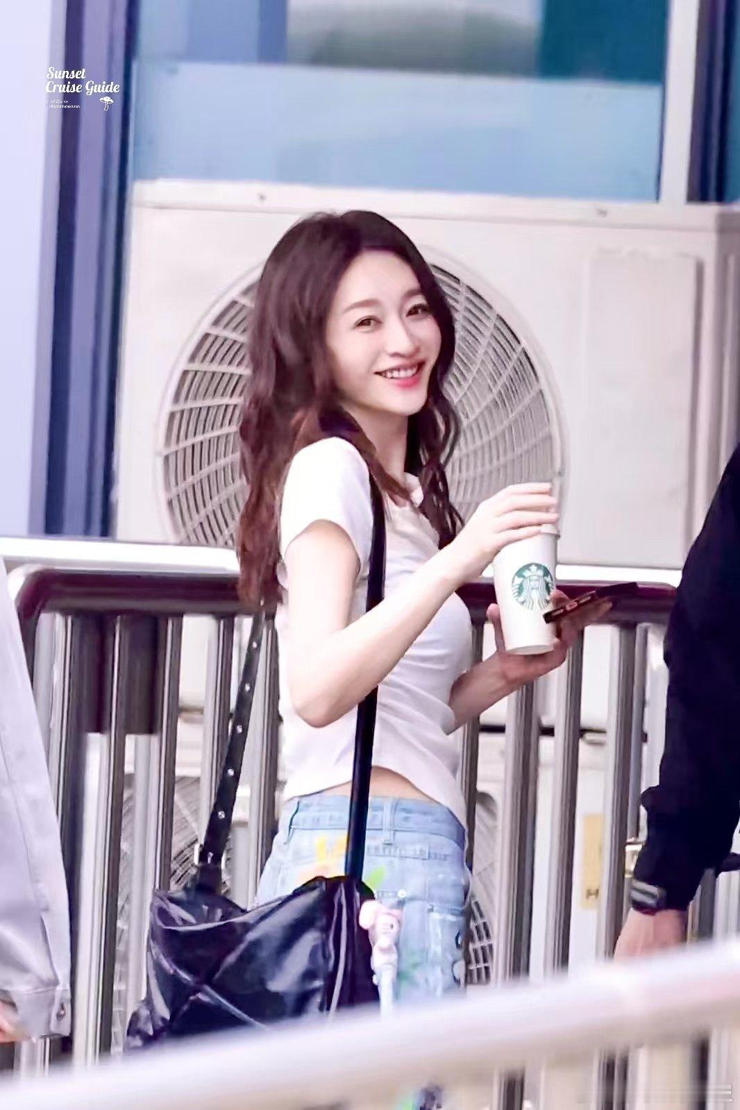 李小冉hi6卖力的有些心酸李小冉好六卖力的有些心酸 锁定你好星期六！李小冉全程在