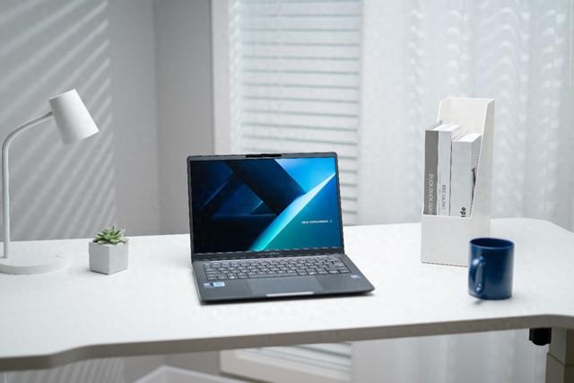 商务需求全面升级的AI轻薄本：华硕破晓6S幻金版首发测评