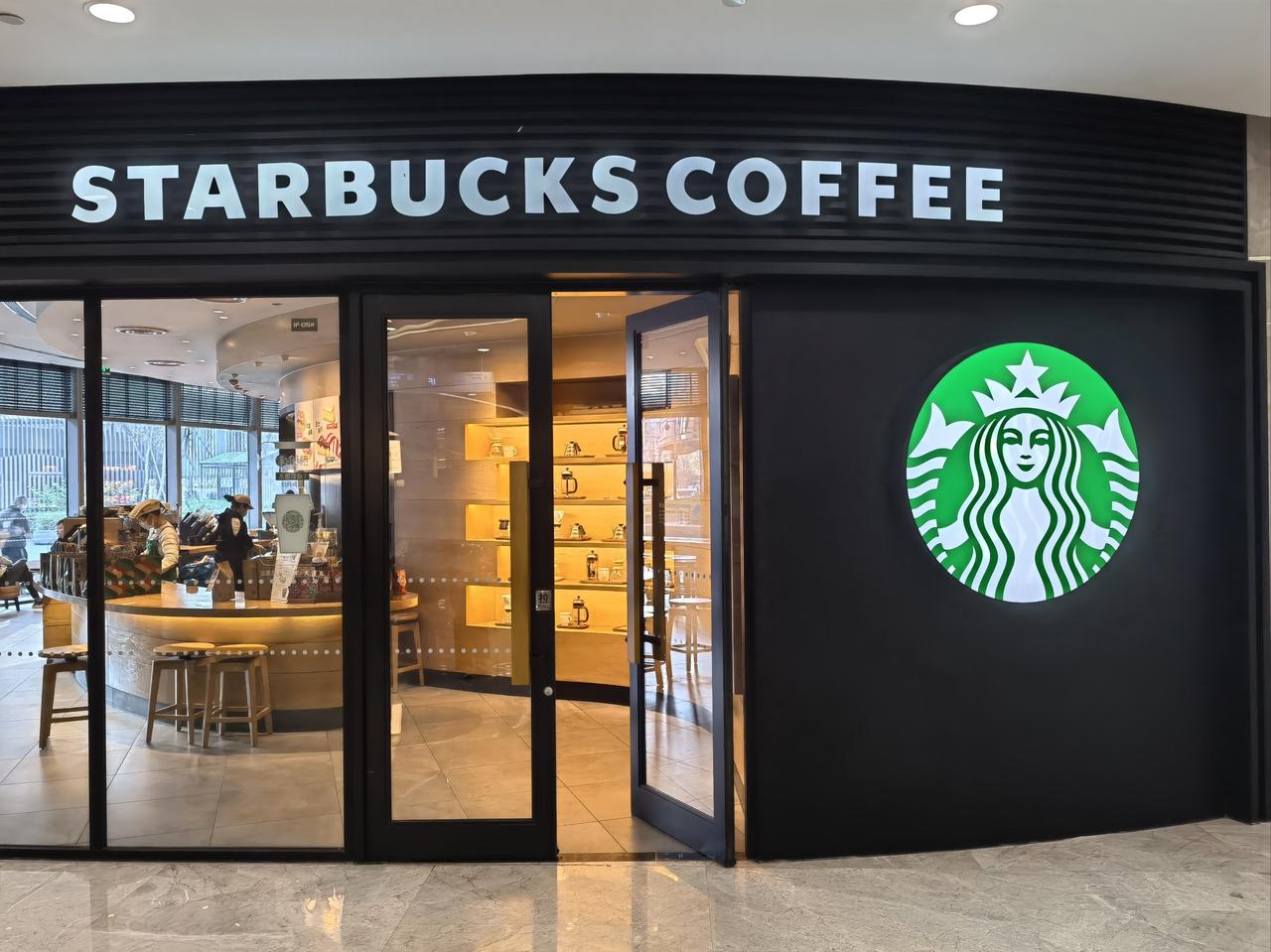 星巴克为什么能永远在咖啡市场拥有一席之地?

约客户见面，第一反应往往是星巴克。
