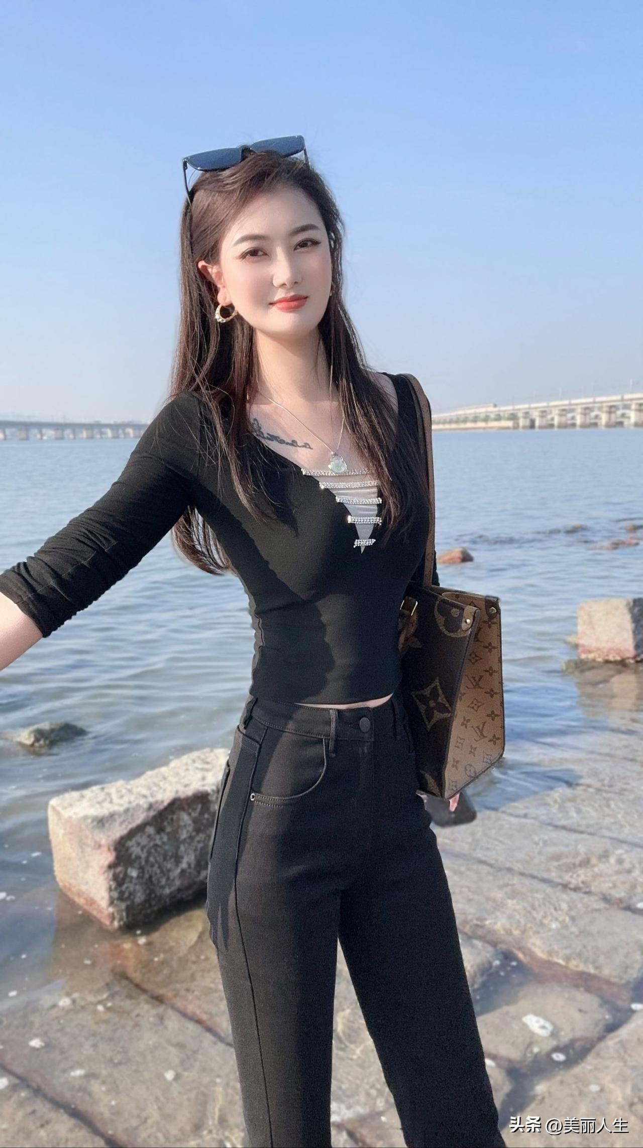 如此山海⛰🌊
我是永看不厌的

———穿越东西涌
———最美海岸线