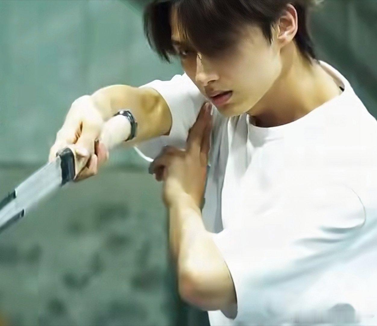 文俊辉打完你的打你的 火了！文俊辉打完你的打你的，去年成龙今年吴京，虽总挨打但打