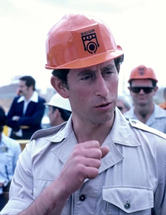 1978年，英国威尔士亲王查尔斯访问委内瑞拉的圭亚那城。
那时的查尔斯看着好年轻
