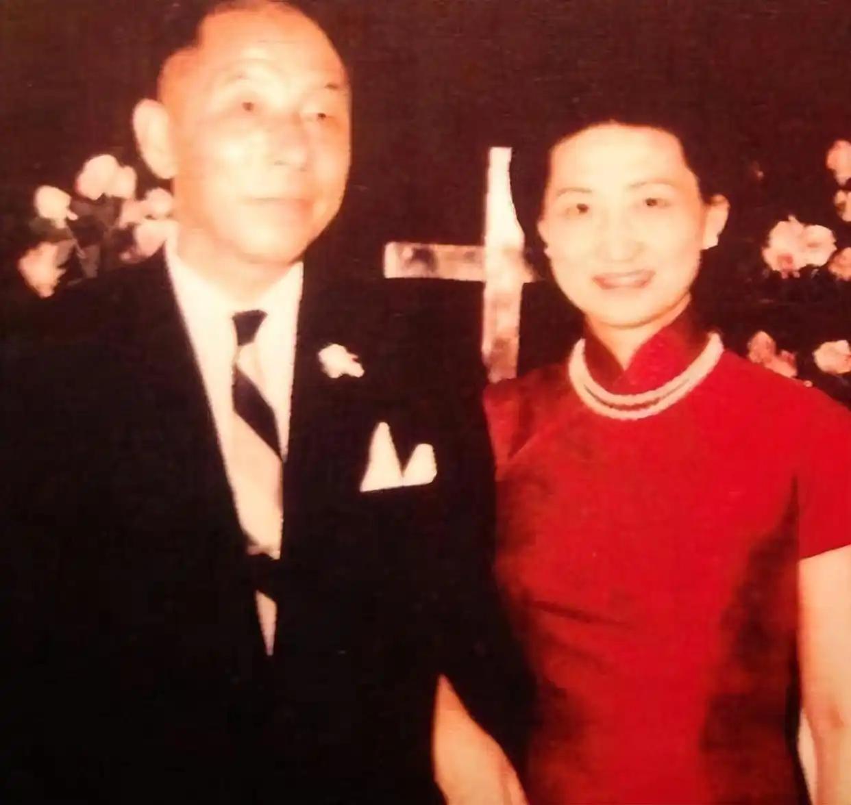 2000年，88岁赵一荻病逝，临终艰难留下11字遗言：“我唯一放心不下的就是你。