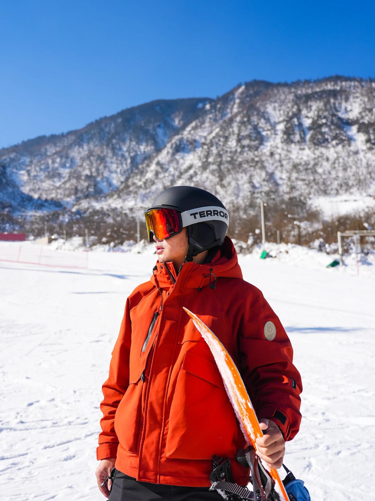 西岭雪山，除了景美原来滑雪也这么棒

冬天❄️来啦，想滑雪的心又达到了顶峰！
成